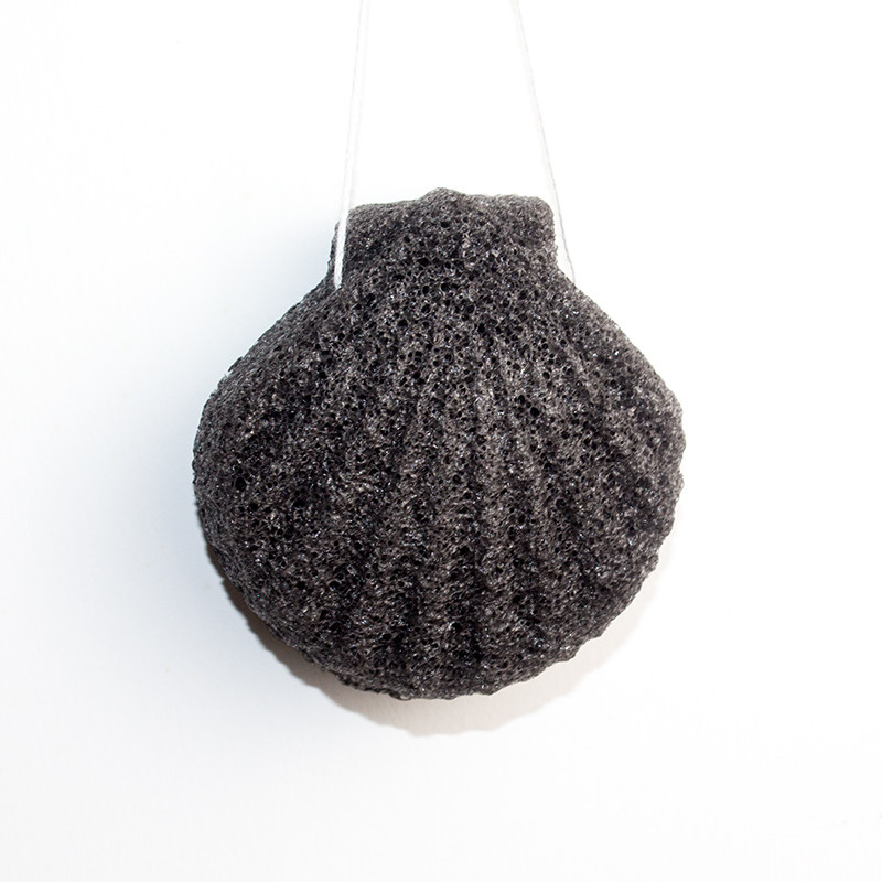 BSCI Scallop Shape Bamboo Charcoal Face Sponge Konjac For Sensitive Skin