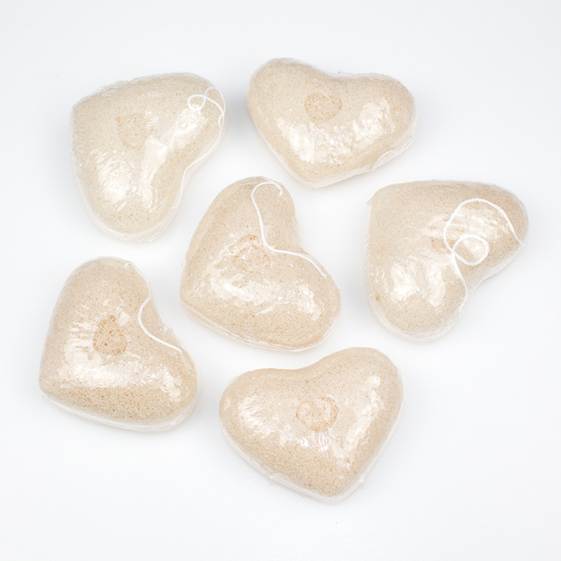 2.3''X1.7'' Colorful Sakura Heart Konjac Sponge For Sensitive Skin